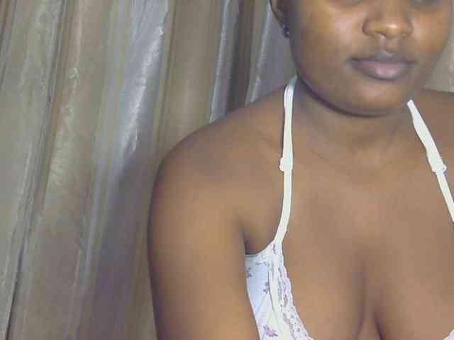 naughtygirll webcam