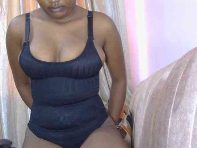 naughtygirll webcam
