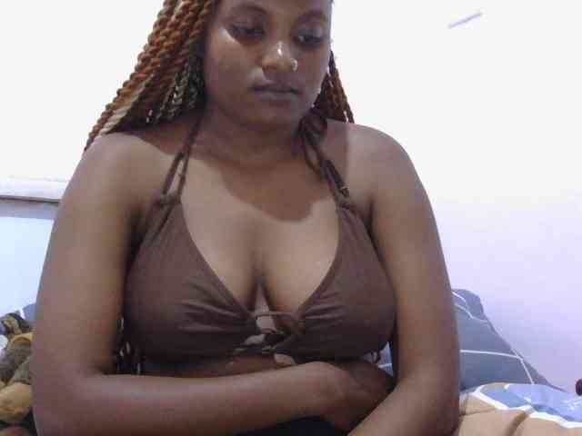 naughtygirll webcam