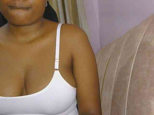 naughtygirll webcam