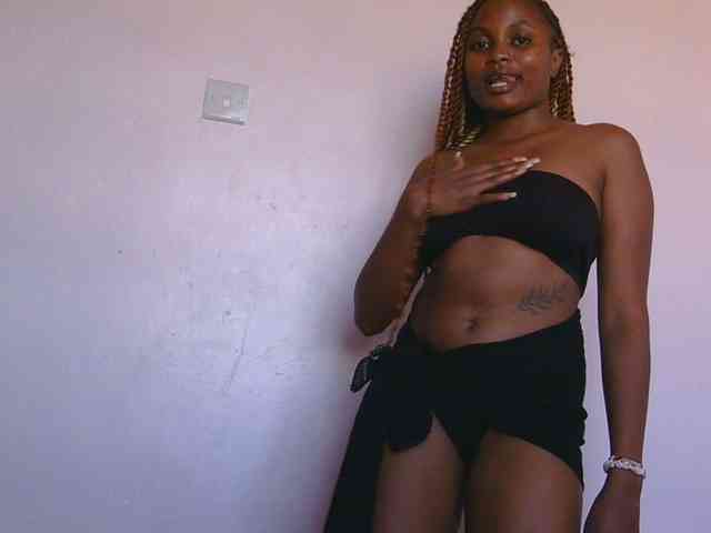 naughtygirll webcam
