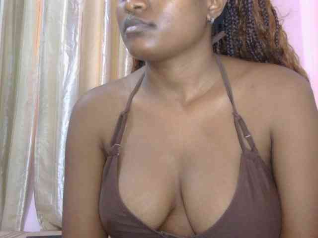 naughtygirll webcam