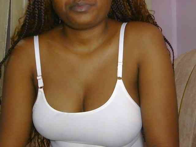 naughtygirll webcam