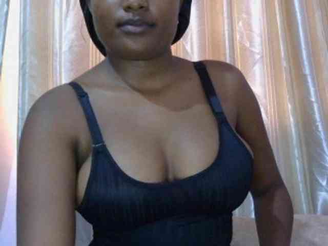 naughtygirll webcam