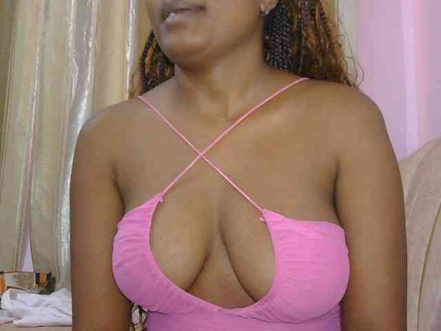 naughtygirll webcam