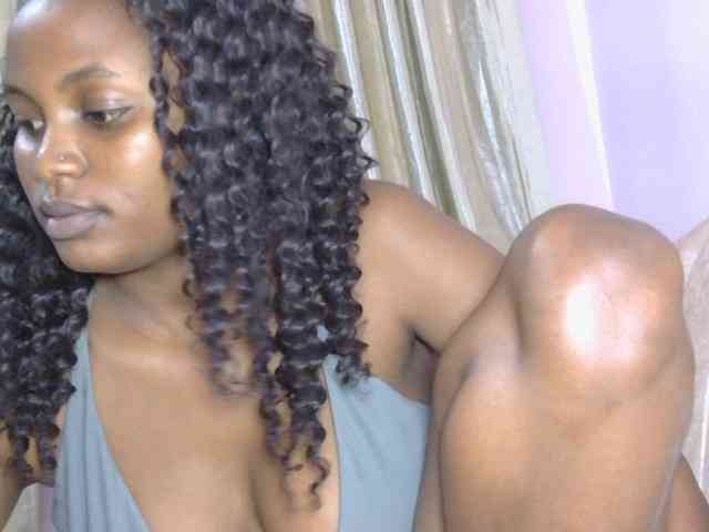 naughtygirll webcam