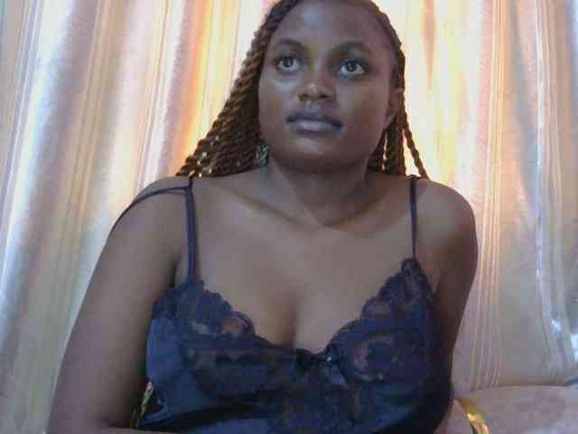 naughtygirll webcam