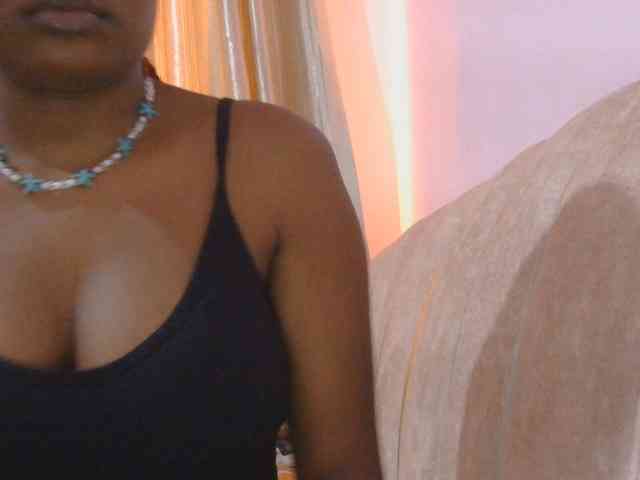 naughtygirll webcam