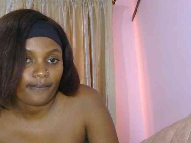 naughtygirll webcam
