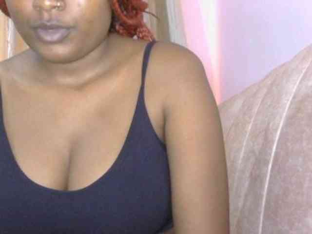 naughtygirll webcam