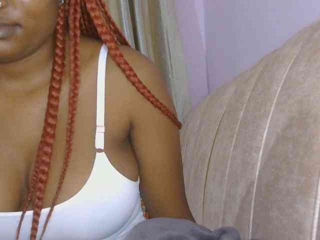 naughtygirll webcam