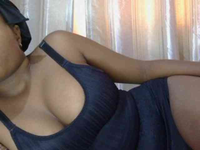 naughtygirll webcam