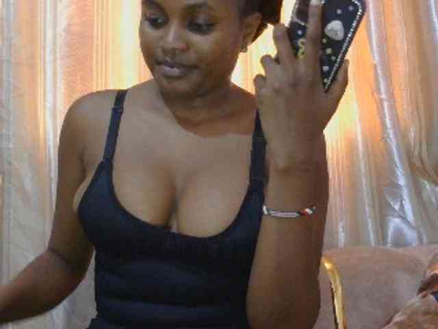 naughtygirll webcam