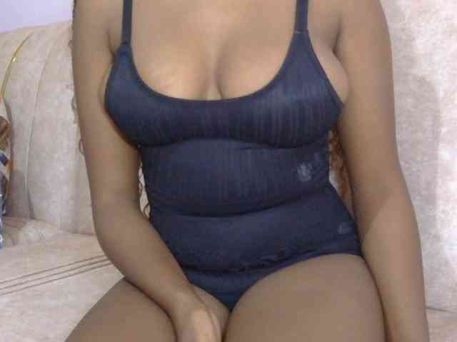 naughtygirll webcam