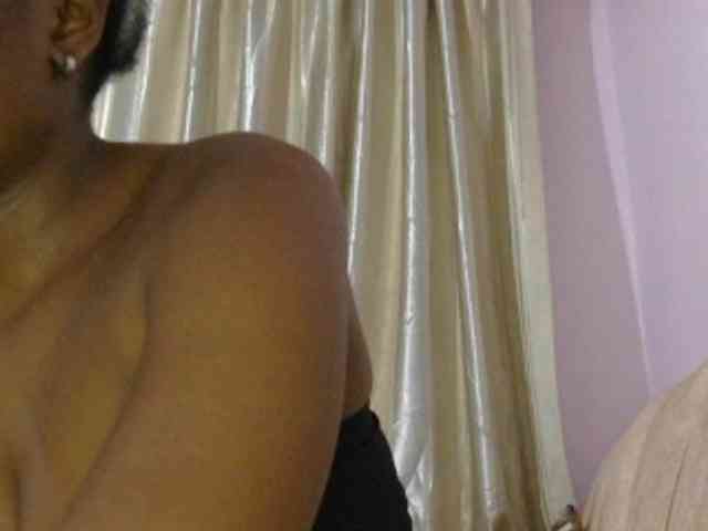 naughtygirll webcam