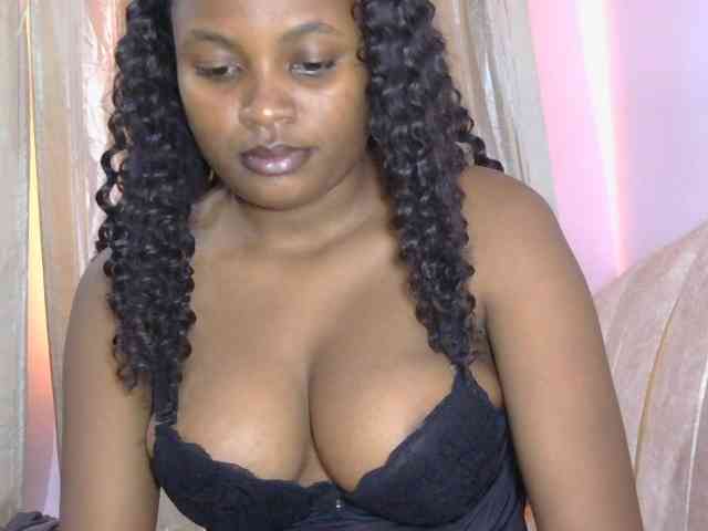 naughtygirll webcam