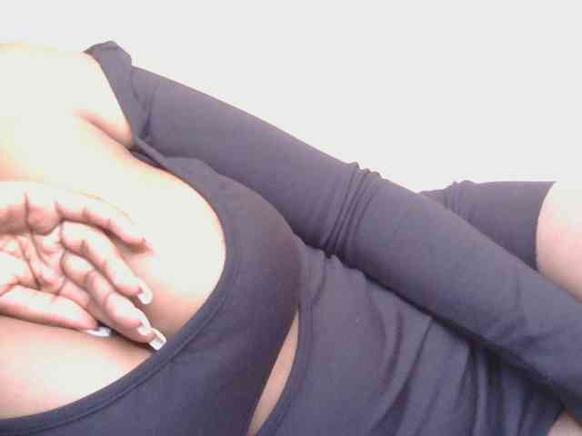 naughtygirll webcam