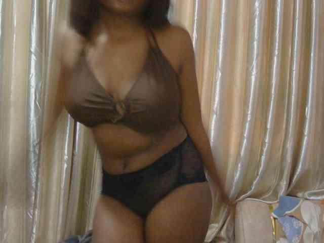 naughtygirll webcam