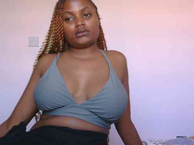 naughtygirll webcam