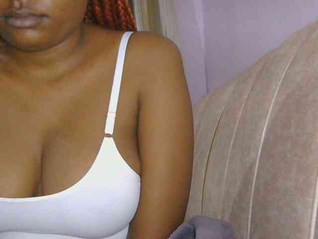 naughtygirll webcam