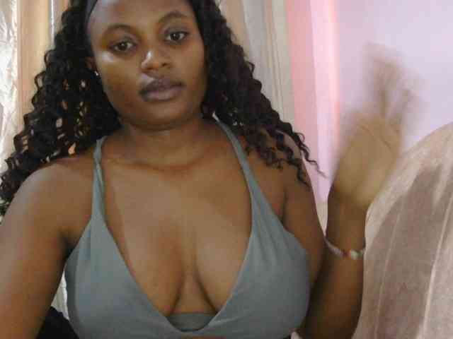 naughtygirll webcam