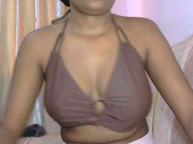 naughtygirll webcam