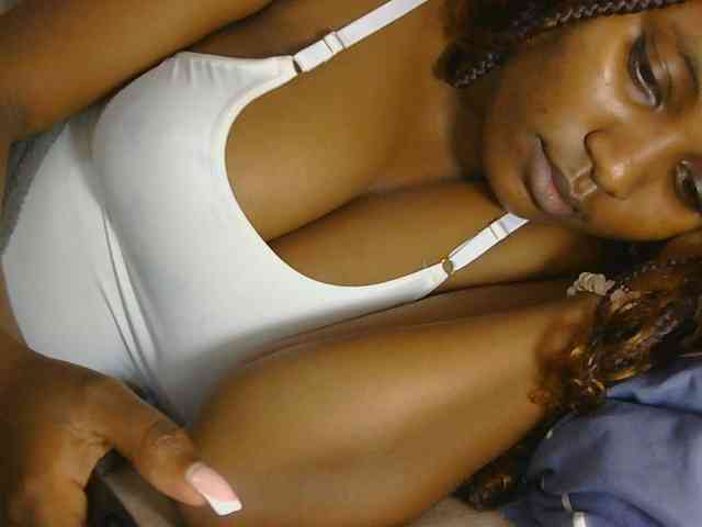 naughtygirll webcam