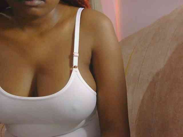 naughtygirll webcam