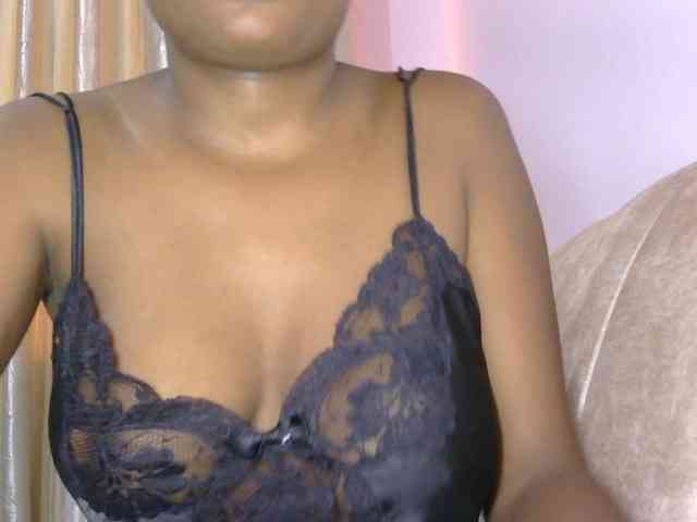 naughtygirll webcam