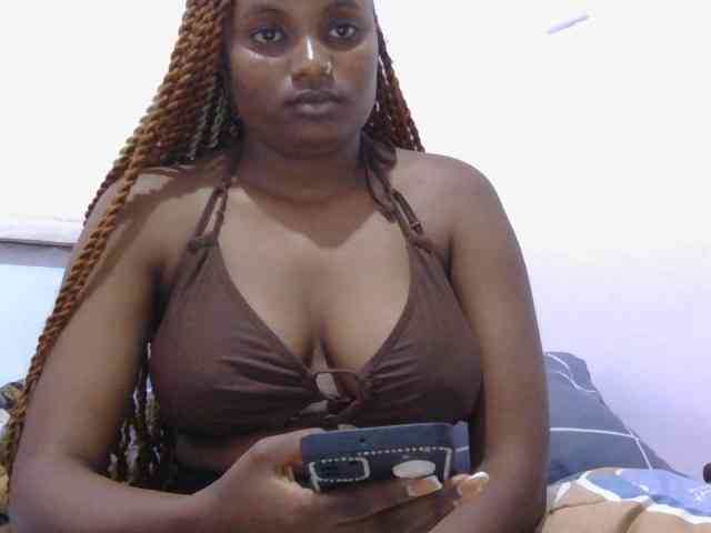 naughtygirll webcam