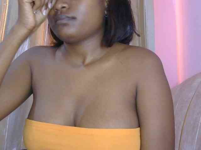 naughtygirll webcam