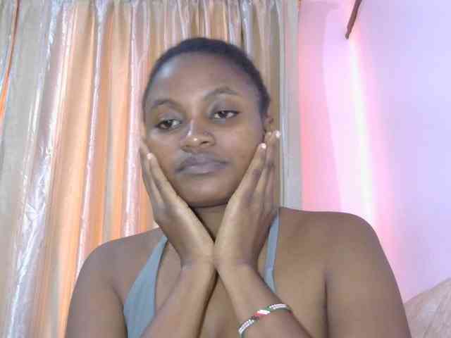 naughtygirll webcam