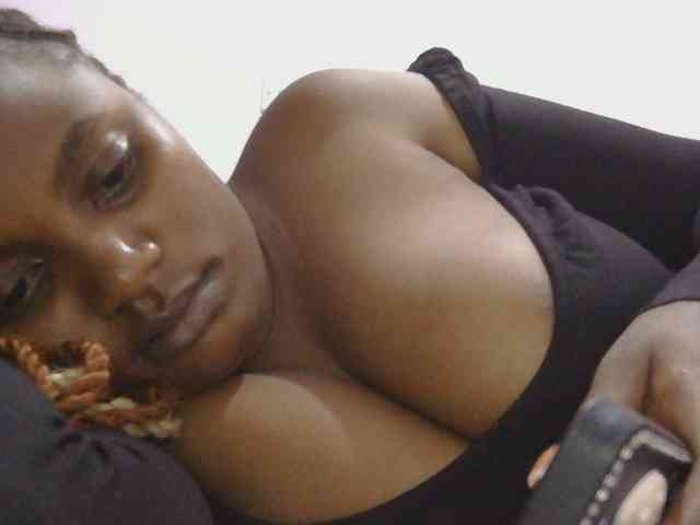 naughtygirll webcam