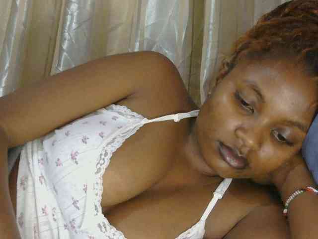 naughtygirll webcam
