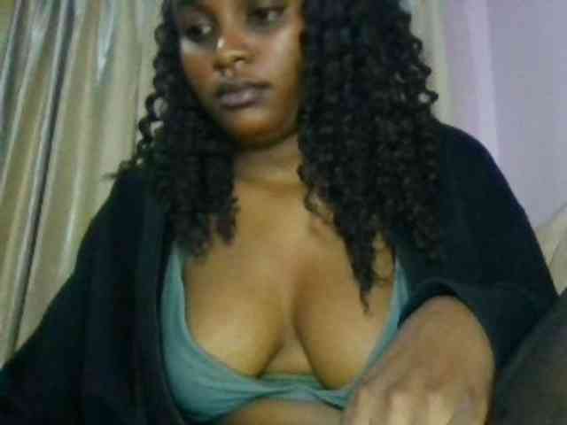 naughtygirll webcam