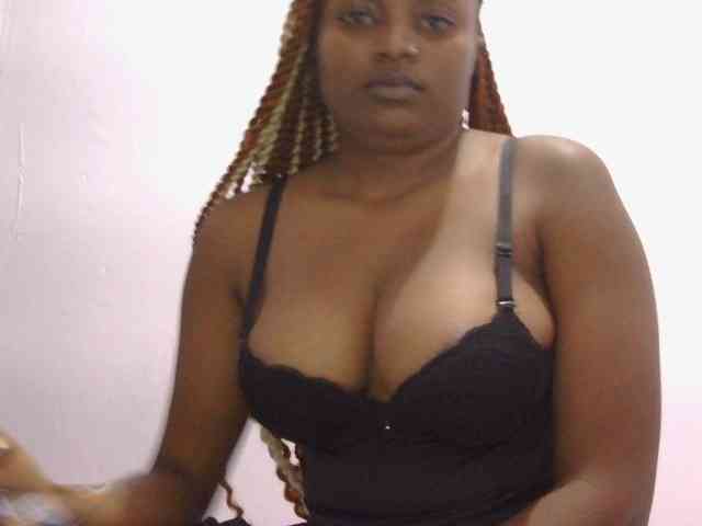 naughtygirll webcam