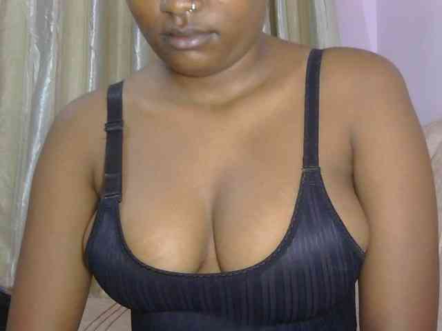 naughtygirll webcam