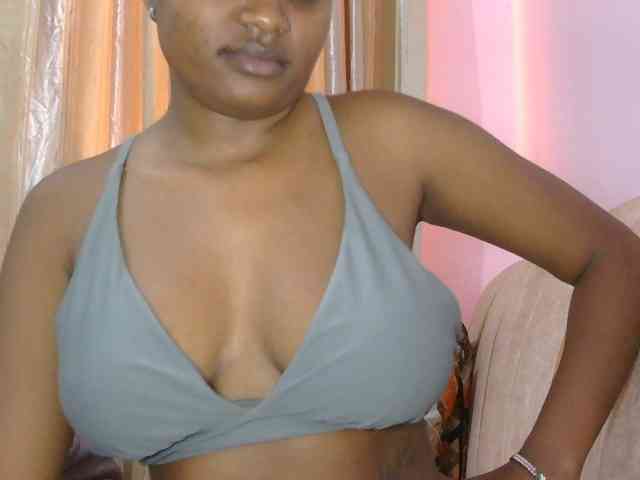 naughtygirll webcam