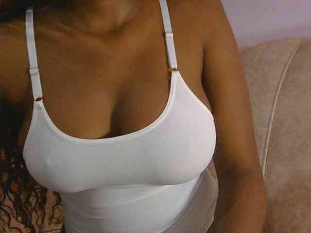 naughtygirll webcam