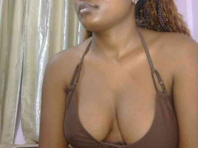 naughtygirll webcam