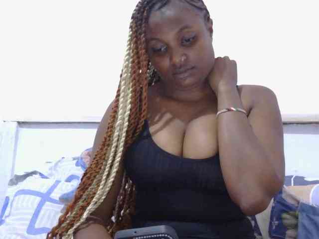 naughtygirll webcam