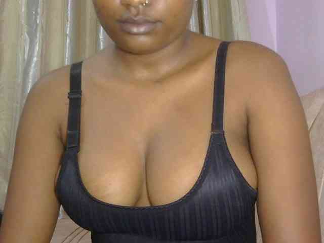 naughtygirll webcam