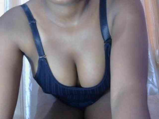 naughtygirll webcam