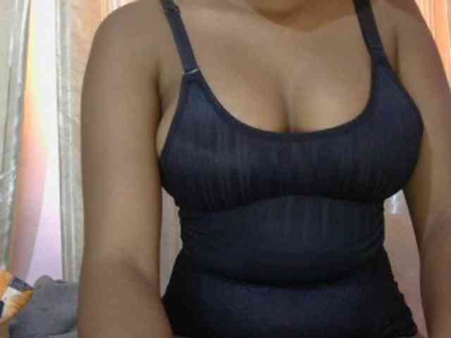 naughtygirll webcam