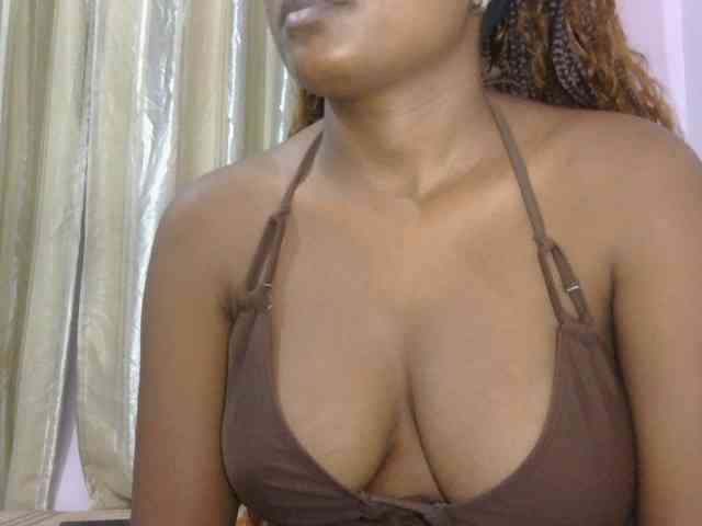 naughtygirll webcam