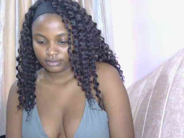 naughtygirll webcam