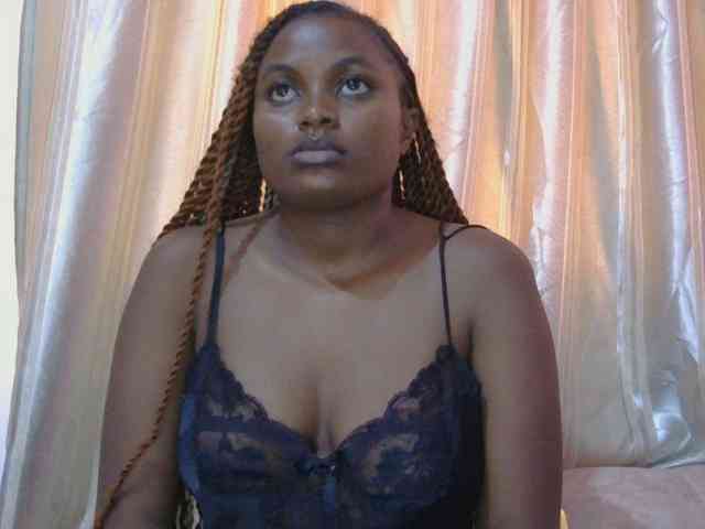 naughtygirll webcam