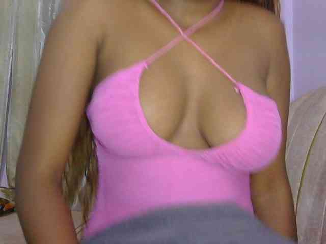 naughtygirll webcam