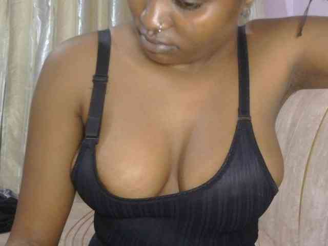 naughtygirll webcam