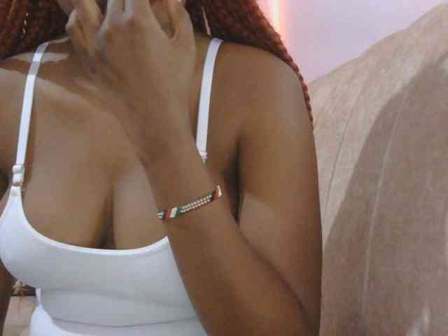 naughtygirll webcam